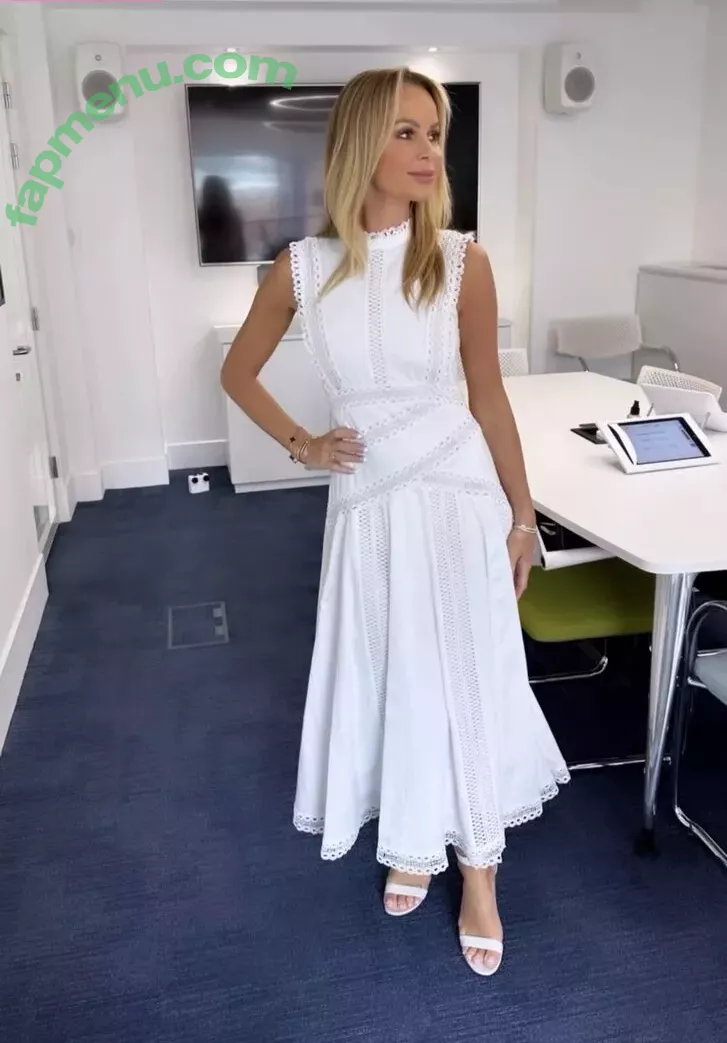 Amanda Holden nude photo #2035 (noholdenback)