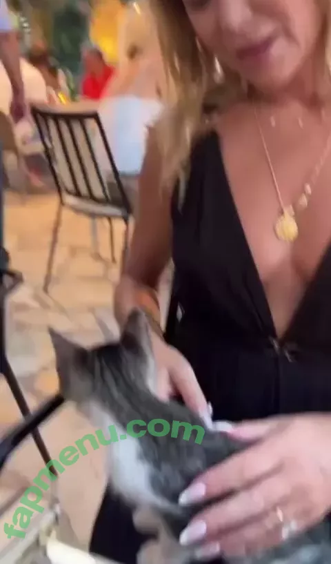 Amanda Holden nude photo #2053 (noholdenback)