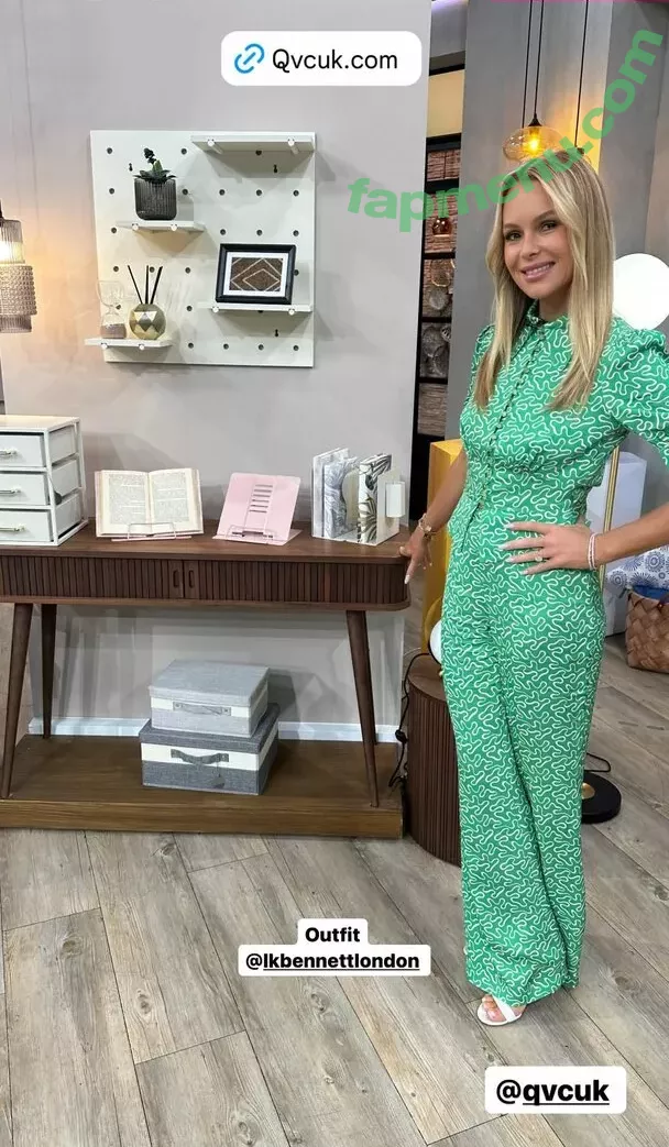 Amanda Holden nude photo #2085 (noholdenback)