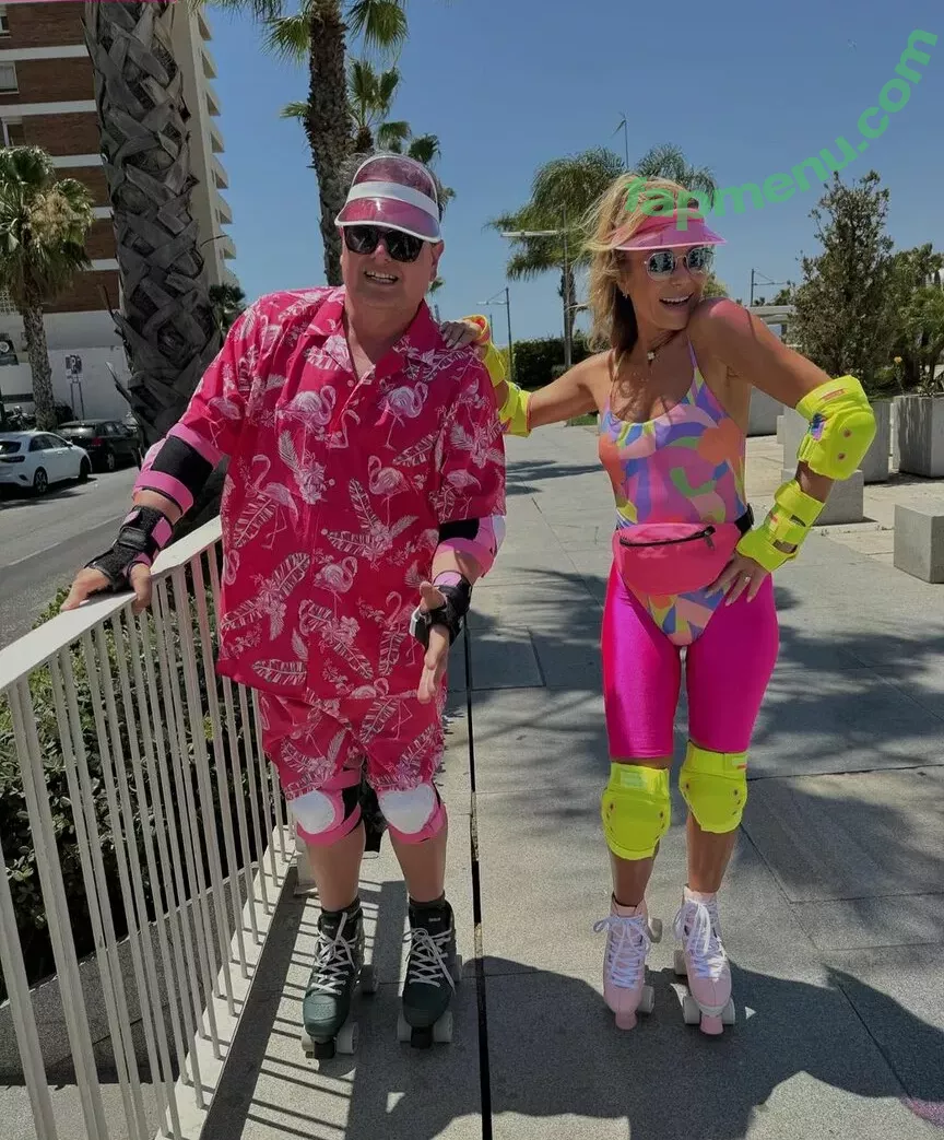 Amanda Holden nude photo #2087 (noholdenback)