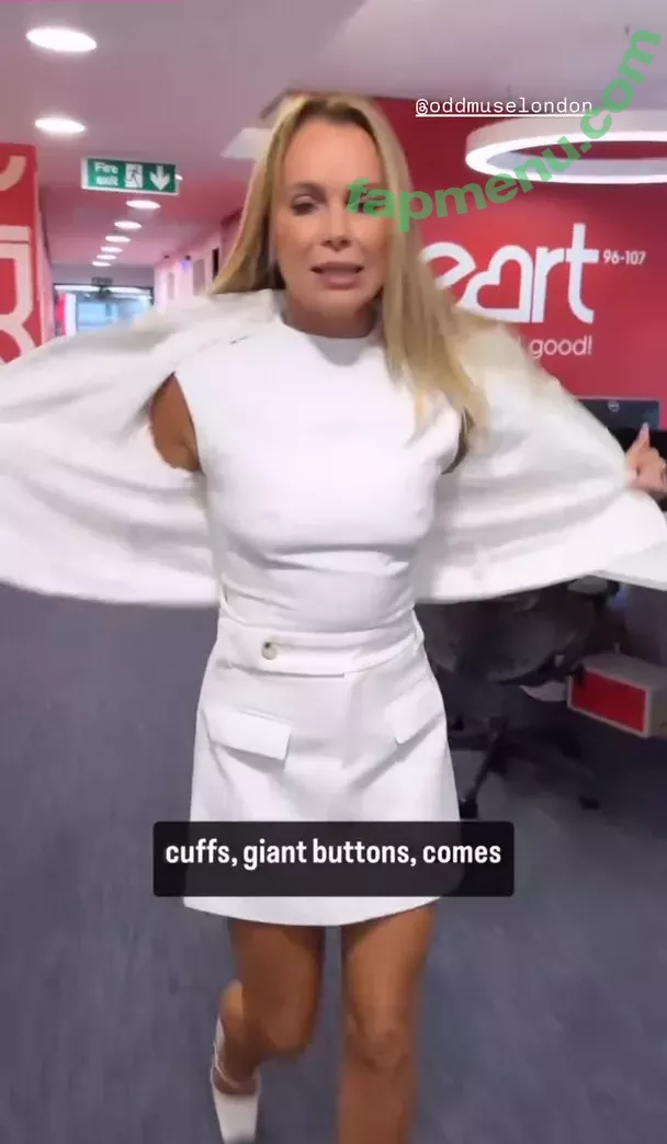 Amanda Holden nude photo #2121 (noholdenback)