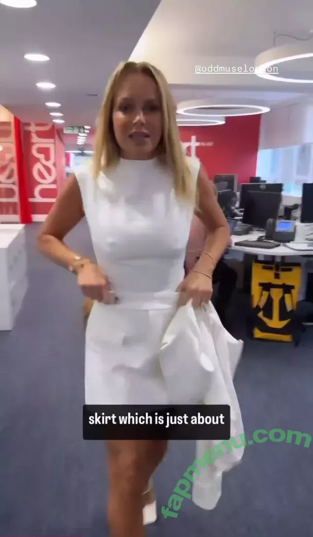 Amanda Holden nude photo #2122 (noholdenback)