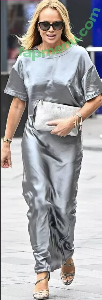 Amanda Holden nude photo #2140 (noholdenback)