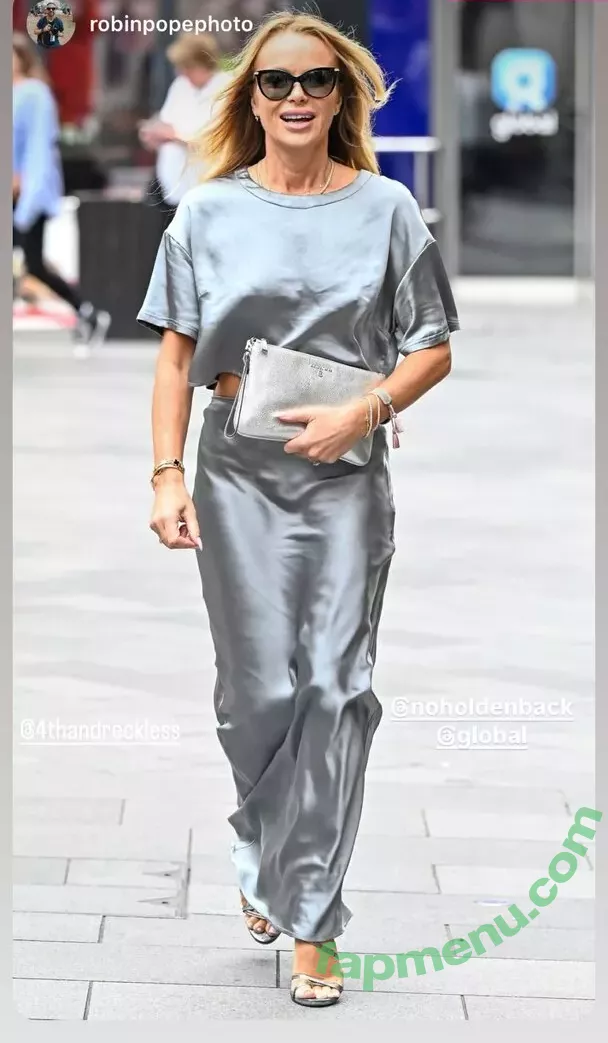 Amanda Holden nude photo #2152 (noholdenback)