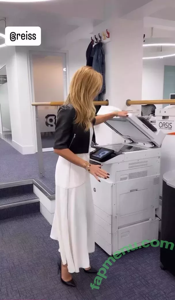 Amanda Holden nude photo #2178 (noholdenback)