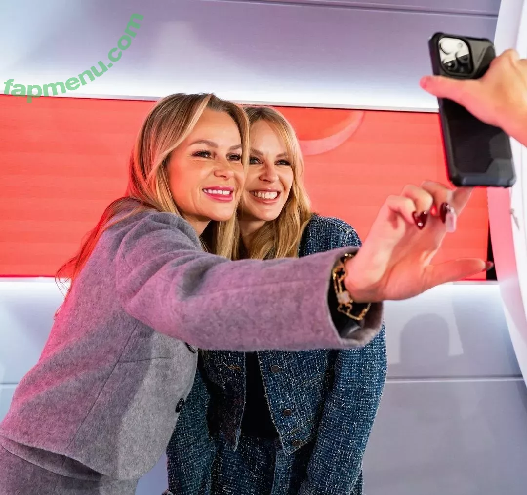 Amanda Holden nude photo #2189 (noholdenback)