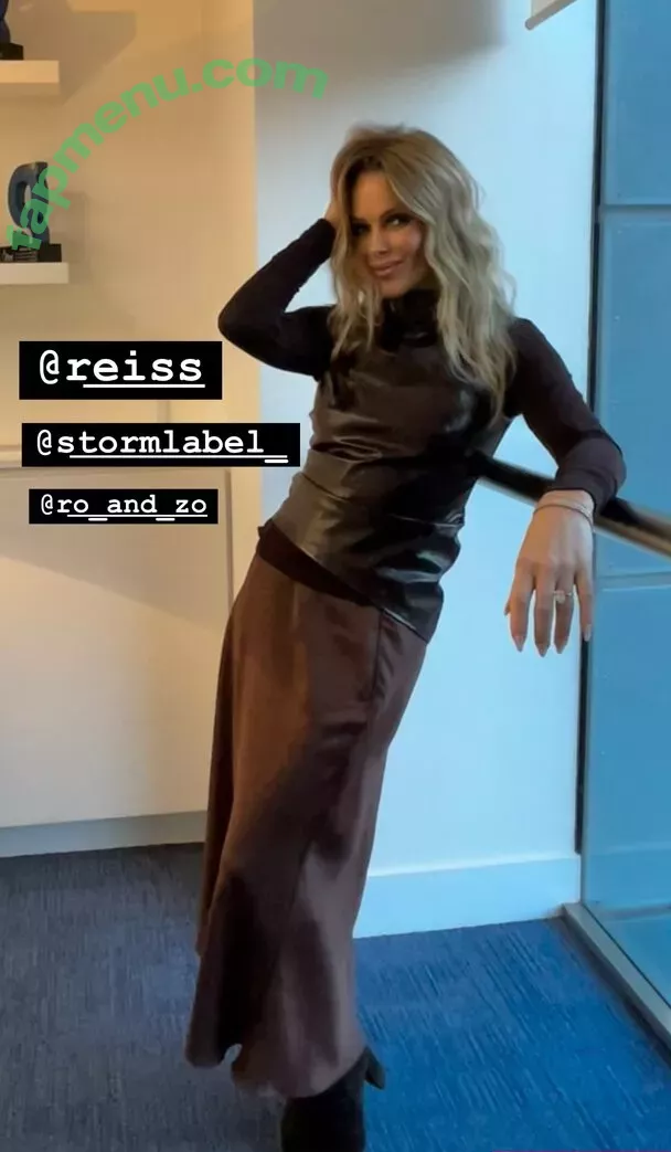 Amanda Holden nude photo #2500 (noholdenback)