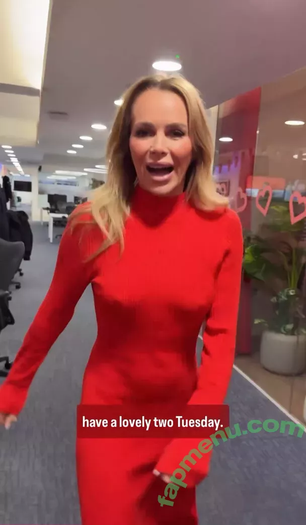 Amanda Holden nude photo #2520 (noholdenback)