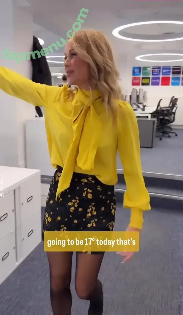 Amanda Holden nude photo #2736 (amanda_holden / noholdenback)