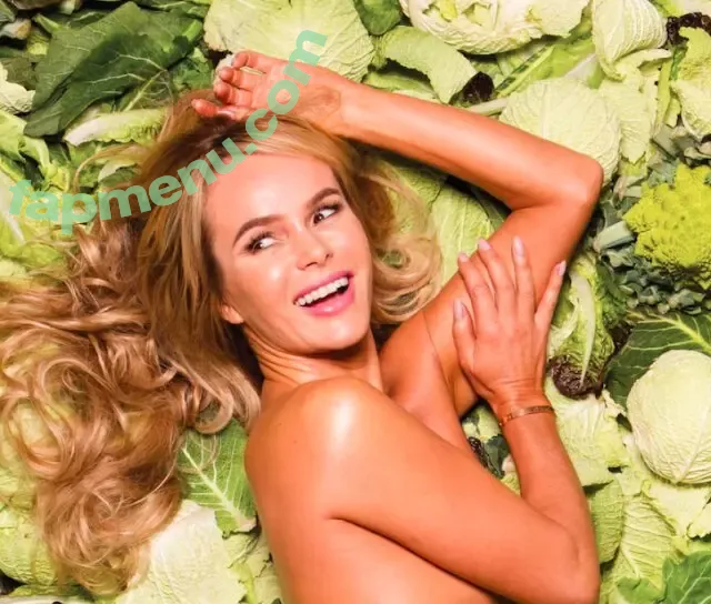 Amanda Holden nude photo #2774 (amanda_holden / noholdenback)