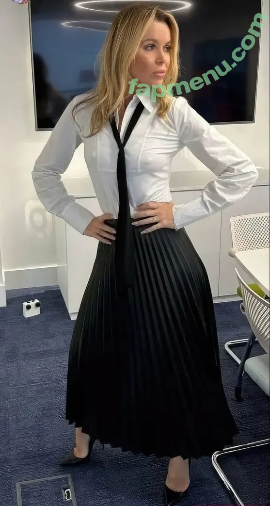 Amanda Holden nude photo #2798 (amanda_holden / noholdenback)