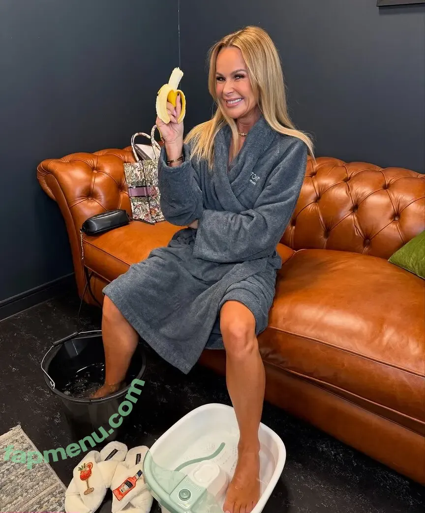 Amanda Holden nude photo #2887 (amanda_holden / noholdenback)