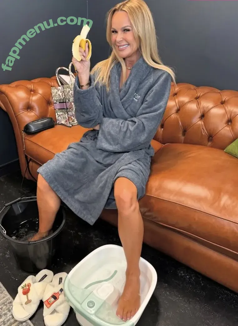 Amanda Holden nude photo #2890 (amanda_holden / noholdenback)