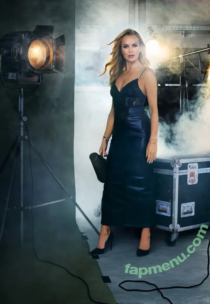 Amanda Holden nude photo #2909 (amanda_holden / noholdenback)