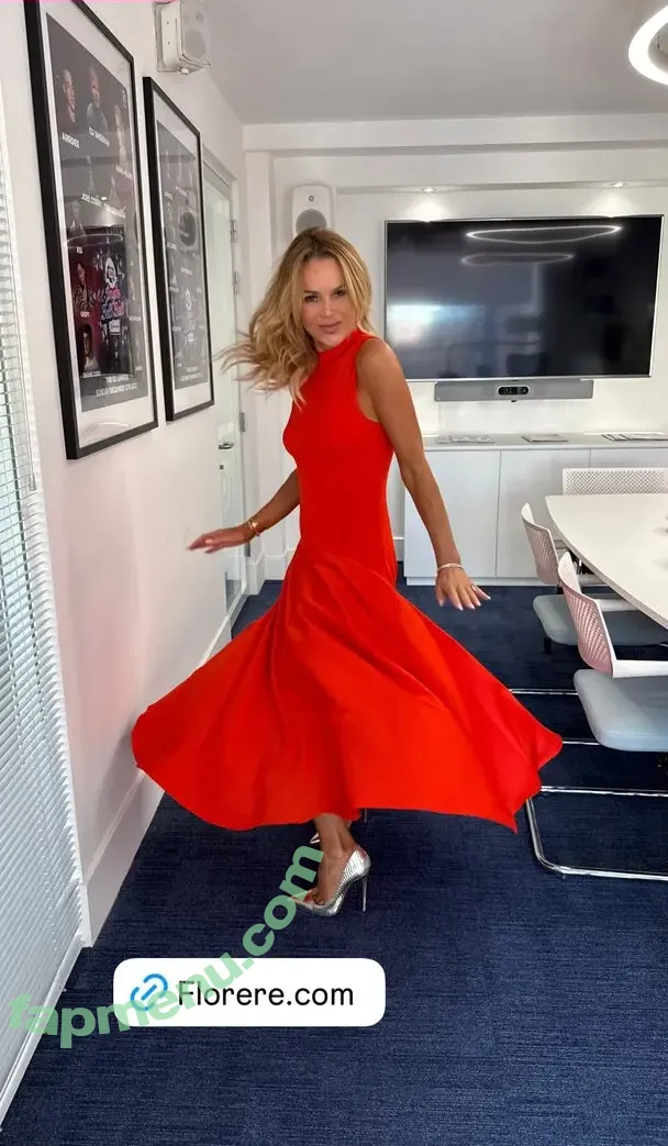 Amanda Holden nude photo #2925 (amanda_holden / noholdenback)