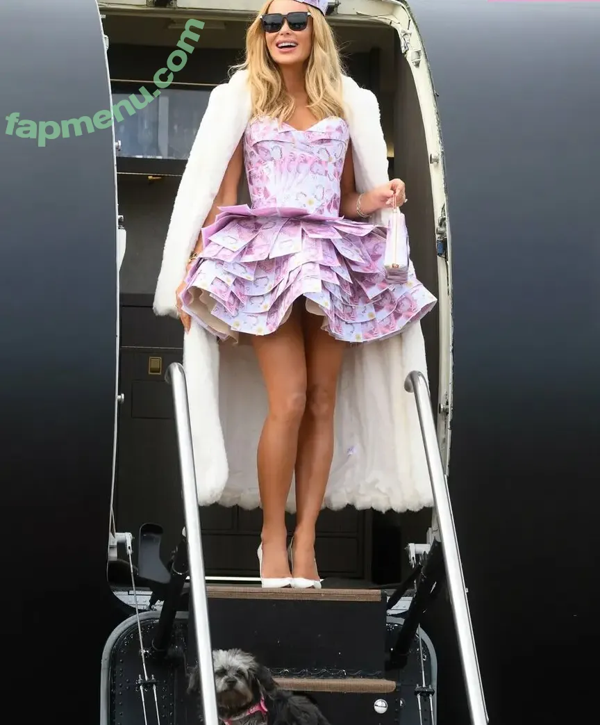 Amanda Holden nude photo #2957 (amanda_holden / noholdenback)