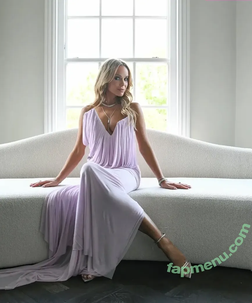 Amanda Holden nude photo #2965 (amanda_holden / noholdenback)