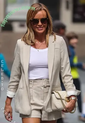 Amanda Holden / amanda_holden / noholdenback nude photo #3256