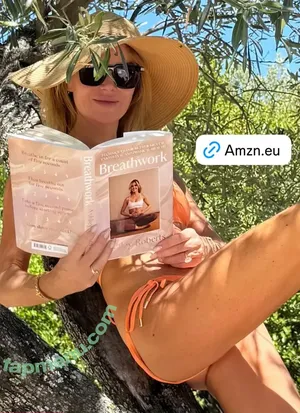 Amanda Holden / amanda_holden / noholdenback nude photo #3268