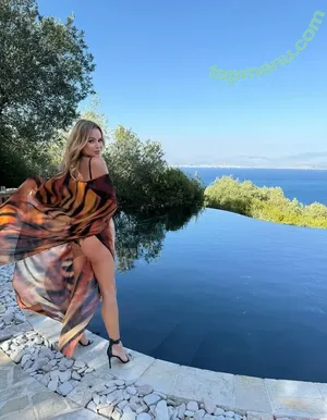 Amanda Holden / amanda_holden / noholdenback nude photo #3275