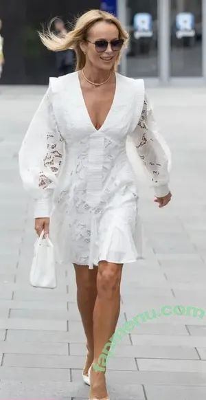 Amanda Holden / amanda_holden / noholdenback nude photo #3305