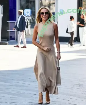 Amanda Holden / amanda_holden / noholdenback nude photo #3376