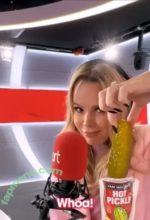 Amanda Holden / amanda_holden / noholdenback nude photo #3456