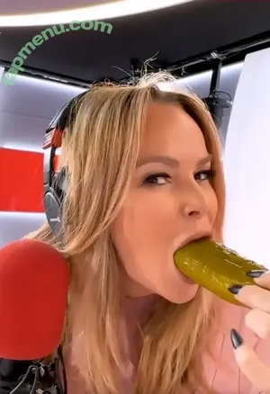 Amanda Holden / amanda_holden / noholdenback nude photo #3457