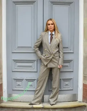 Amanda Holden / amanda_holden / noholdenback nude photo #3472
