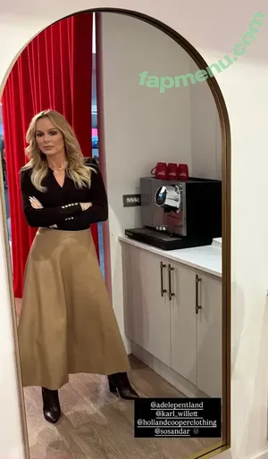 Amanda Holden / amanda_holden / noholdenback nude photo #3487