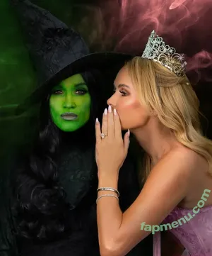 Amanda Holden / noholdenback nude photo #3510