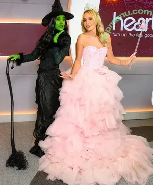 Amanda Holden / noholdenback nude photo #3513