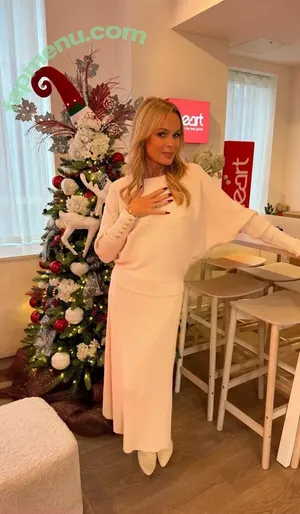 Amanda Holden / noholdenback nude photo #3550