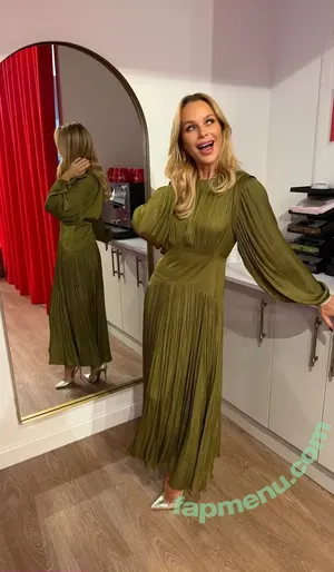 Amanda Holden / noholdenback nude photo #3572