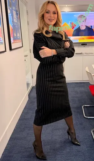 Amanda Holden / noholdenback nude photo #3578