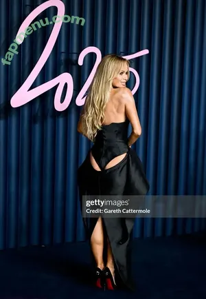 Amanda Holden / noholdenback nude photo #3625