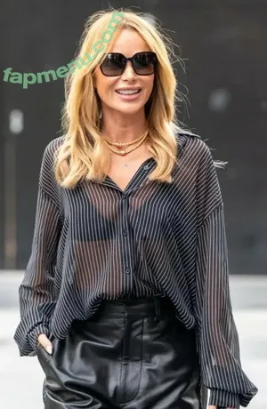 Amanda Holden / noholdenback nude photo #3640