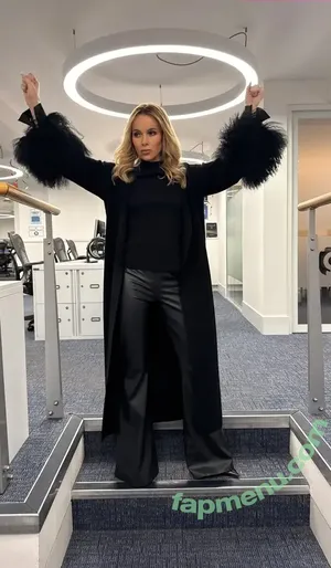 Amanda Holden / noholdenback nude photo #3696