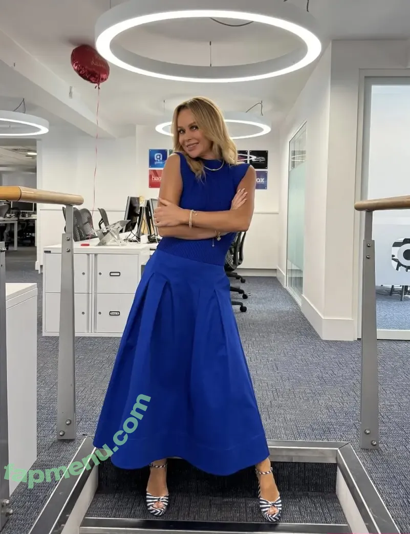 Amanda Holden nude photo #3105 (amanda_holden / noholdenback)
