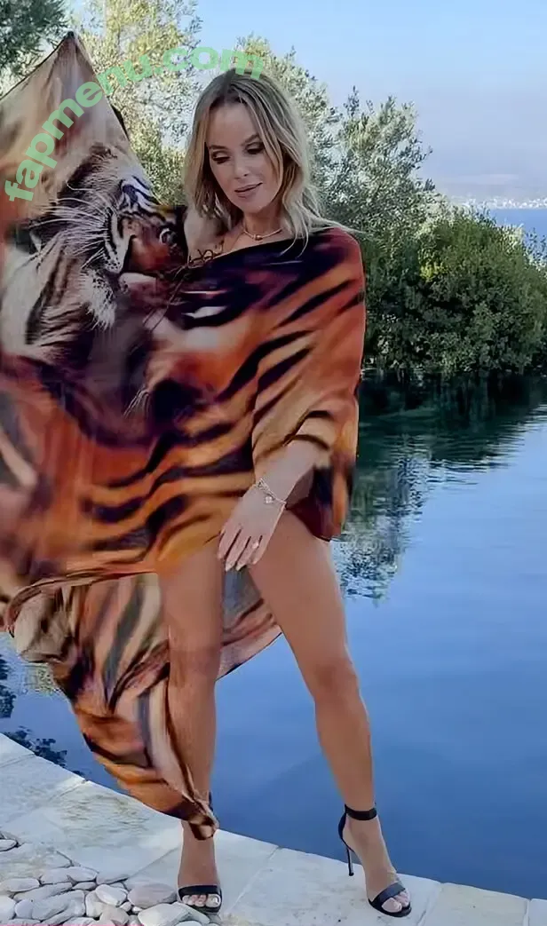 Amanda Holden nude photo #3282 (amanda_holden / noholdenback)