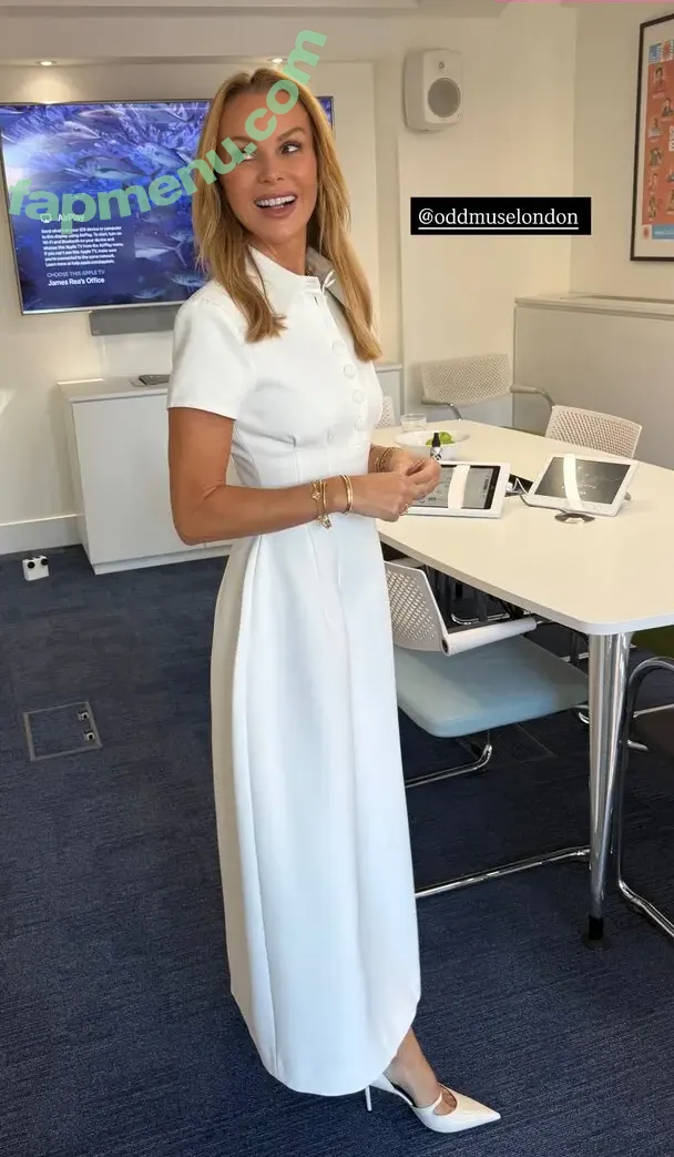 Amanda Holden nude photo #3387 (amanda_holden / noholdenback)