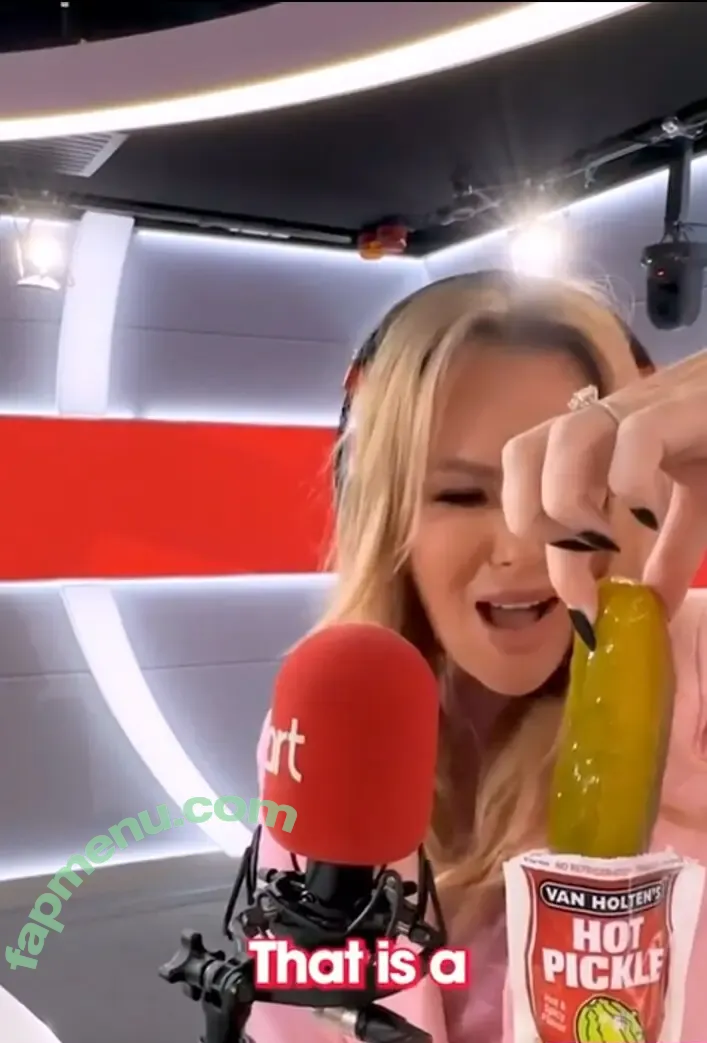 Amanda Holden nude photo #3455 (amanda_holden / noholdenback)
