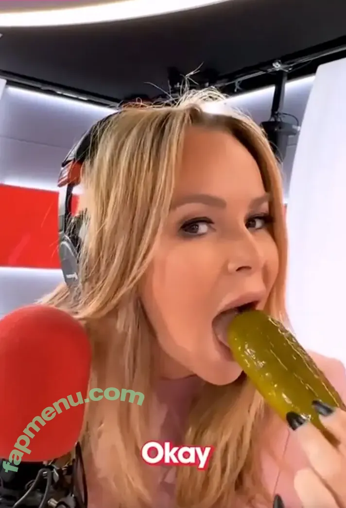 Amanda Holden nude photo #3460 (amanda_holden / noholdenback)