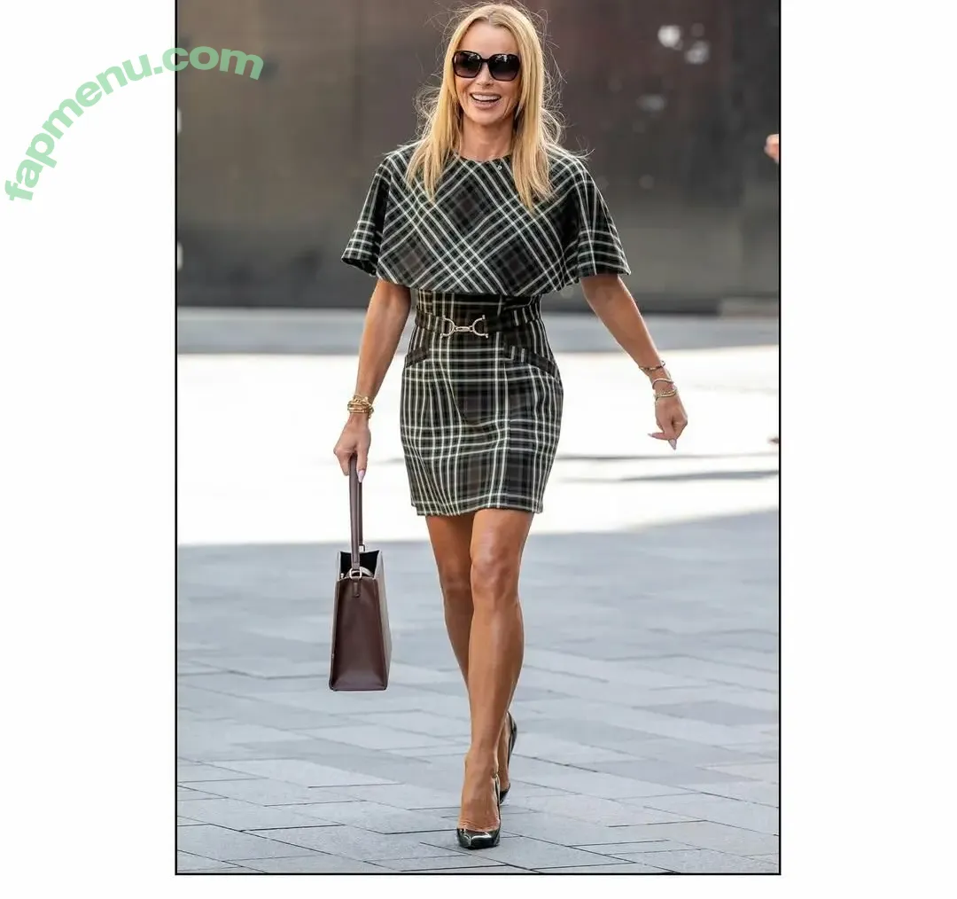 Amanda Holden nude photo #3470 (amanda_holden / noholdenback)