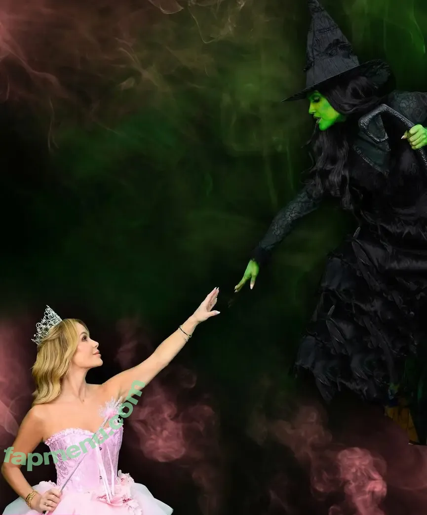 Amanda Holden nude photo #3515 (noholdenback)