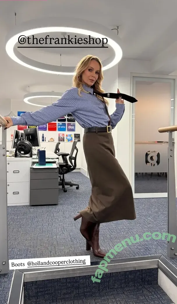 Amanda Holden nude photo #3520 (noholdenback)