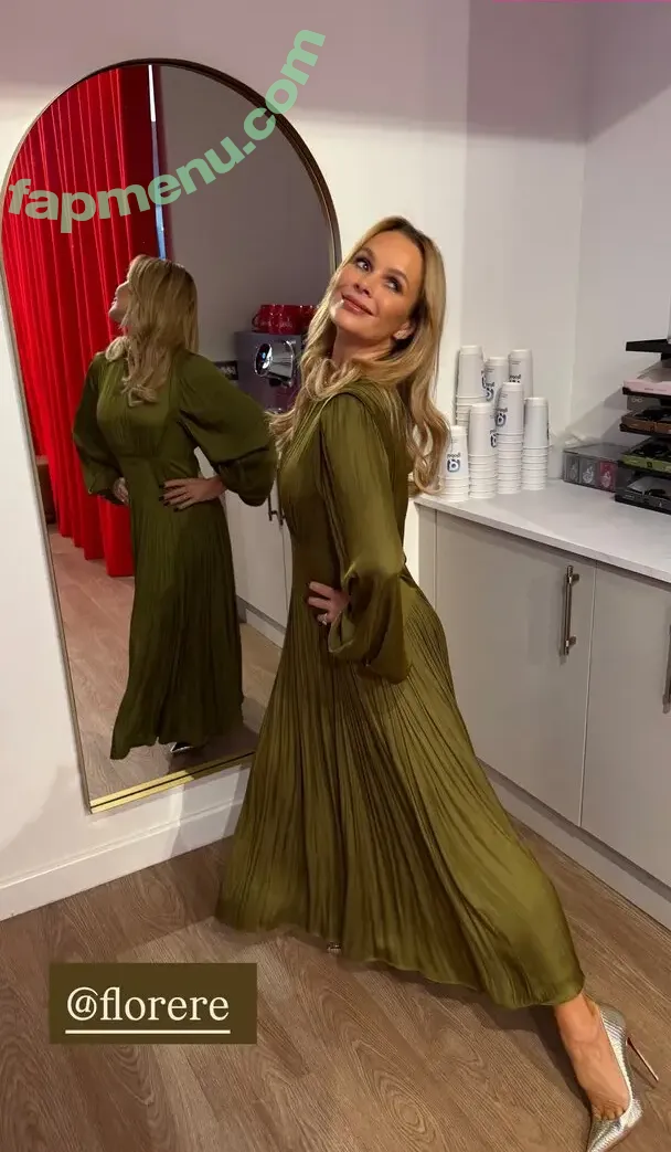 Amanda Holden nude photo #3571 (noholdenback)