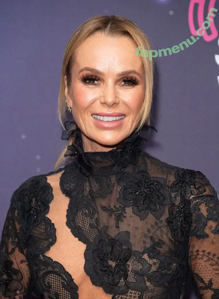 Amanda Holden nude photo #3586 (noholdenback)
