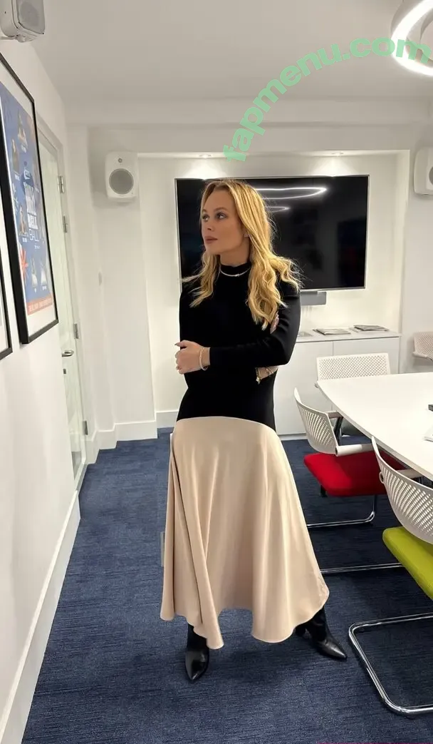 Amanda Holden nude photo #3647 (noholdenback)