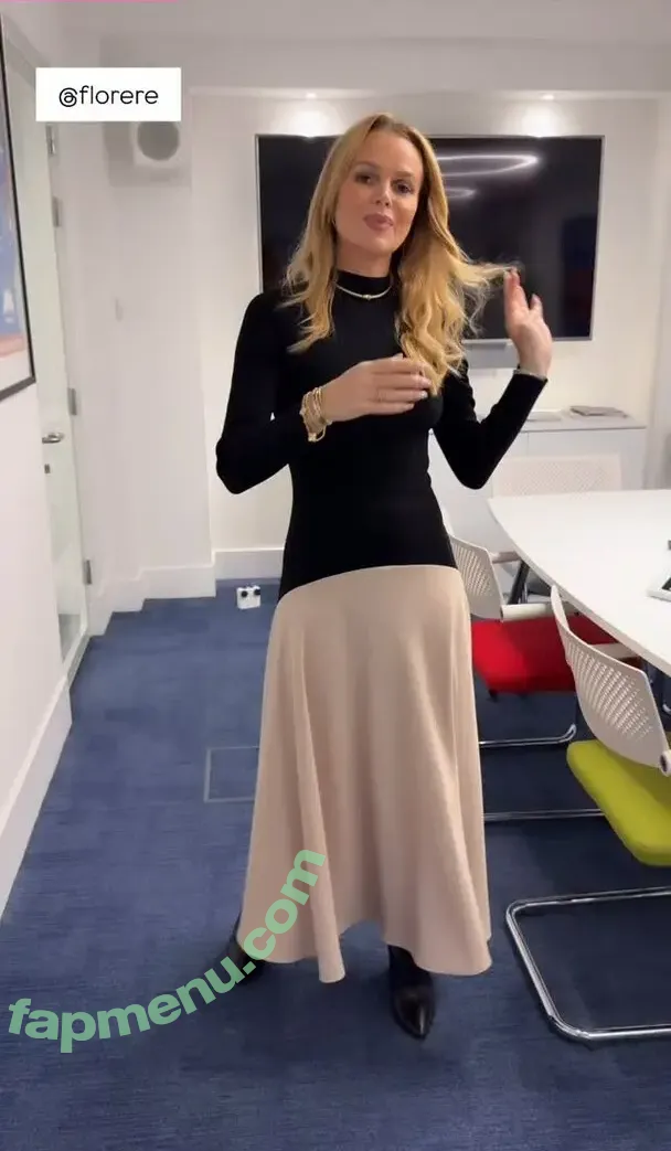 Amanda Holden nude photo #3651 (noholdenback)